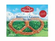 Bretzels géants au sel , prezzo 1.79 € per 200 g, 1 kg = ...