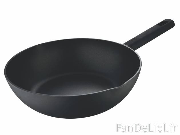 Poêle wok , prezzo 26.99 EUR 
Poêle wok 
- &Oslash; : env. 28 cm
- En aluminium ...