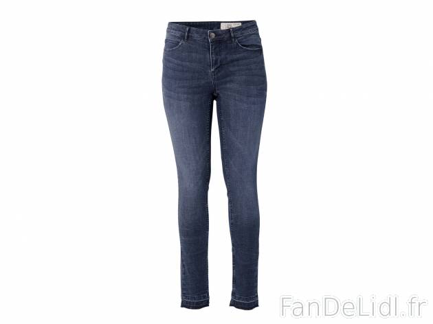Jean super skinny , prezzo 11.99 € 
- Ex. 86 % coton, 12 % polyester et 2 % élasthanne ...