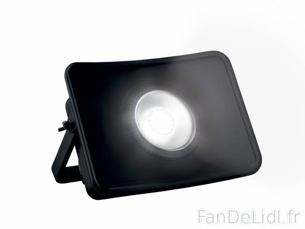 Projecteur à LED , prezzo 29.99 € 
- 30 W
- Env. 23,3 x 16,9 x 10,5 cm (l x ...