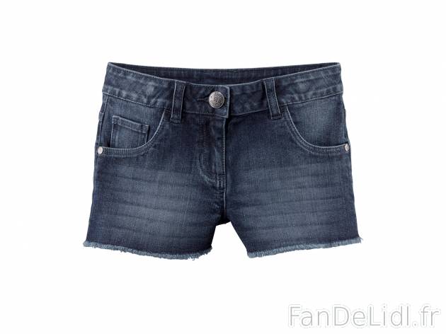 Short en jean fille , prix 5.99 € 
- Ex. 98 % coton et 2 % élasthanne (creora®)
- ...