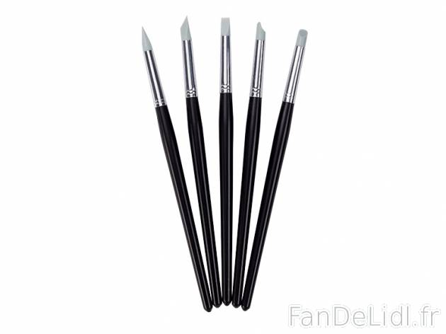 Set de pinceaux , prezzo 2.99 € per Le set au choix 
- Set de 5 pinceaux à modeler ...