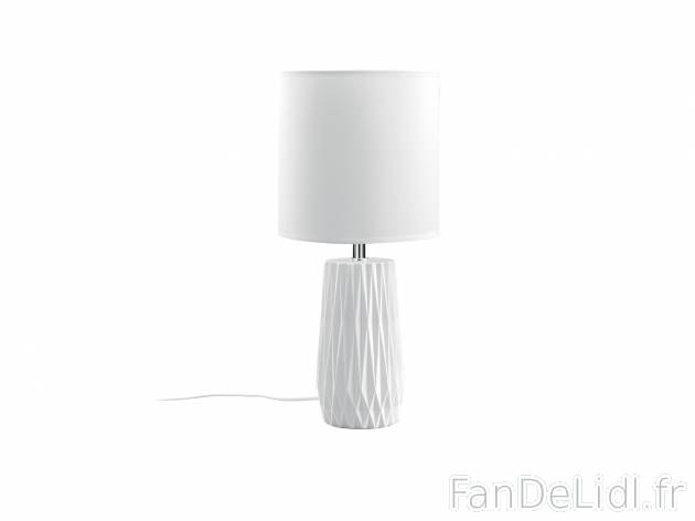 Lampe de table LED avec pied en céramique , le prix 14.99 € 
- Abat-jour en ...
