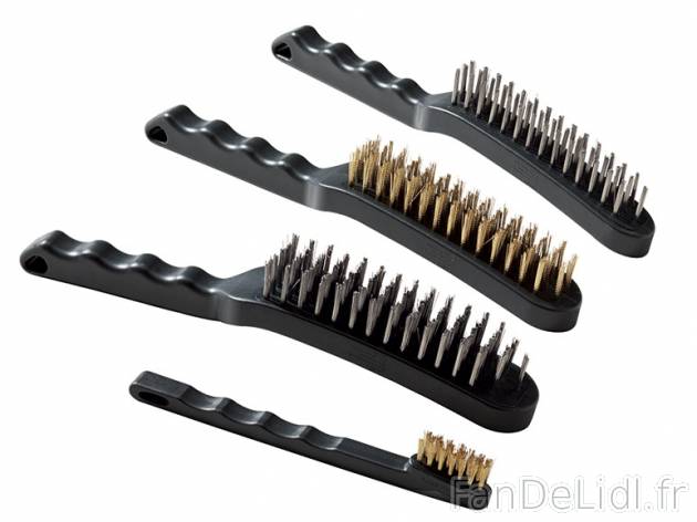 4 brosses métalliques , prezzo 5.49 € per Le set 
- Pour nettoyer et éliminer ...