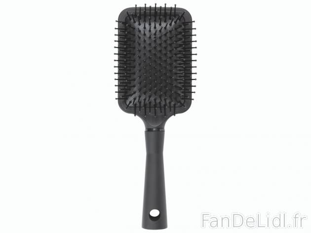 Brosse à cheveux , prezzo 1.99 EUR 
Brosse à cheveux 
- Picots &agrave; bout ...