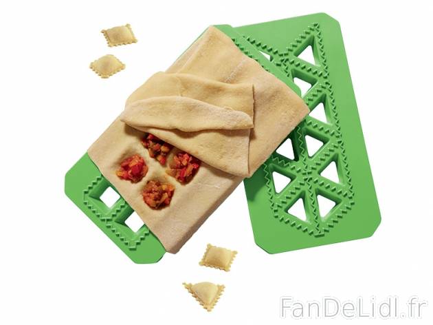 Emporte-pièces , prezzo 3.49 € per Le set au choix 
- Recettes pour la pâte ...