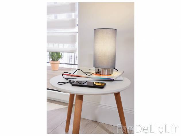 Lampe de table à LED avec port USB , le prix 13.99 € 
- Hauteur d’env. 23,3 ...