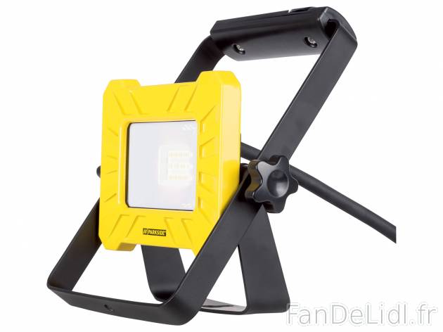 Projecteur de chantier LED , le prix 14.99 € 
- 10 W
- Flux lumineux : 1 000 ...