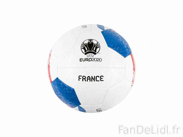 Ballon de football , le prix 9.99 €  
-  Taille 5 (Ø 21 - 22 cm)