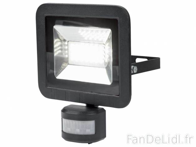 Projecteur extérieur à LED , le prix 18.99 € 
- Env. 24 W
- Total env. 2 250 ...