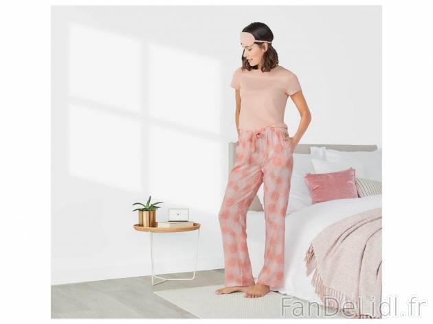 Pyjama , le prix 8.99 € 
Au choix :
- Pyjama femme :
- 3 PIÈCES : Haut, bas ...