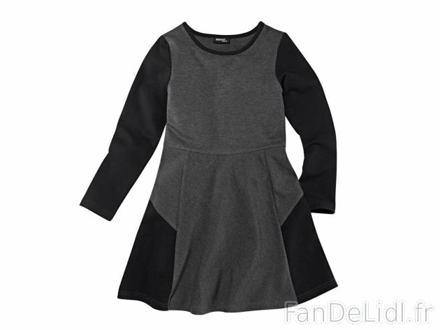 Robe fille , prezzo 8.99 € per L&apos;unité au choix 
- Ex. : 57 % coton, ...