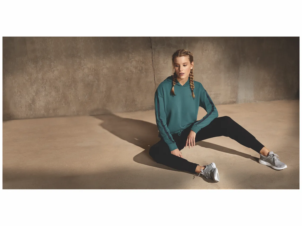 Sweat , prezzo 9.99 EUR 
Sweat 
- Du S au L selon modèle.
- Ex. 80 % coton et ...