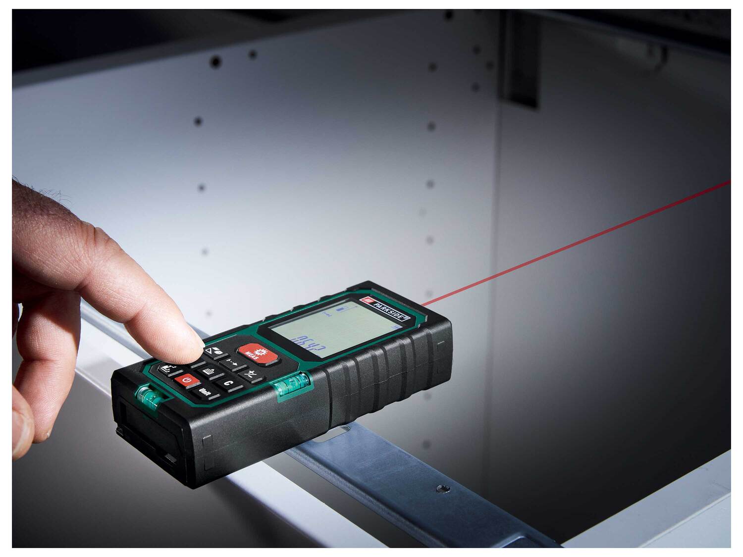 Télémètre laser , le prix 24.99 € 
- Pour mesurer précisément les distances, ...
