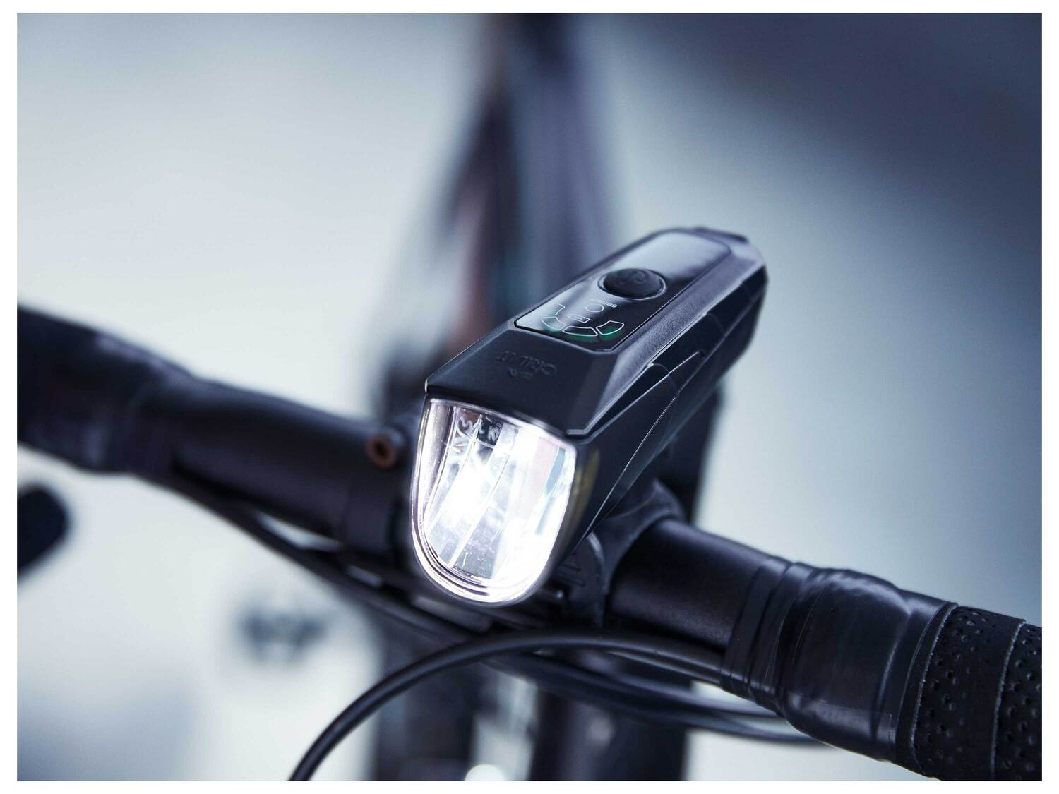 Éclairage à LED pour vélo , le prix 14.99 € 
- Feu arrière sans fil (300 ...